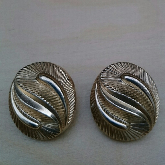 Vintage Trifari Earrings - Picture 1 of 4